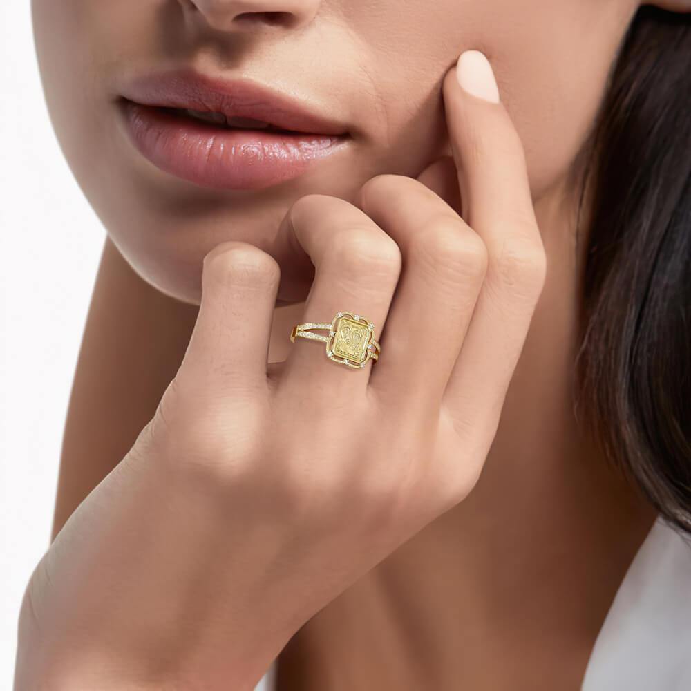 18K gold baby engravable wreath footprint diamond ring to wear