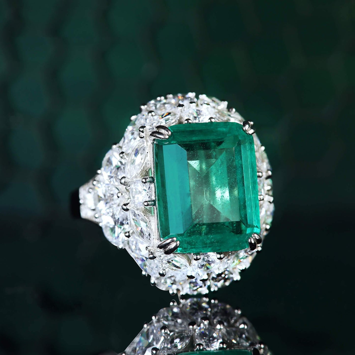 High-End Green Artificial Gemstone Silver Ring