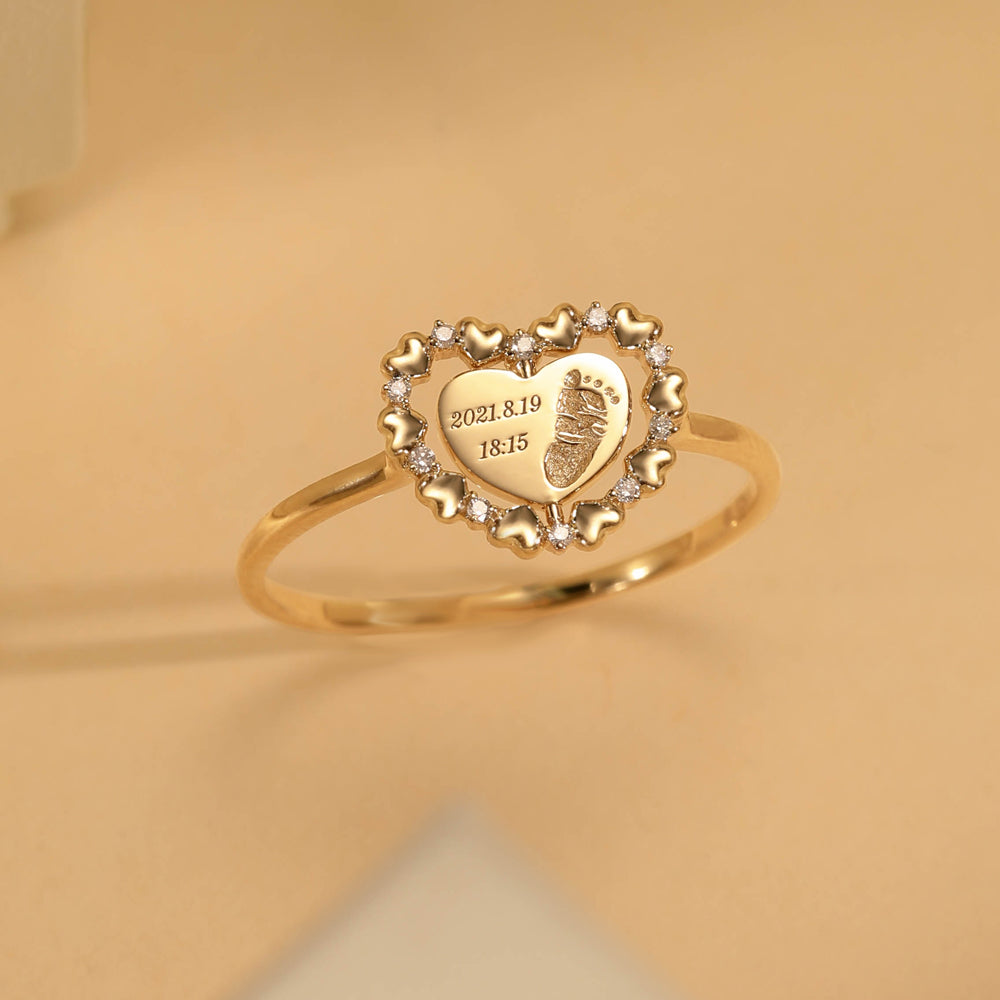 18K Gold Engravable heart-shaped footprint ring